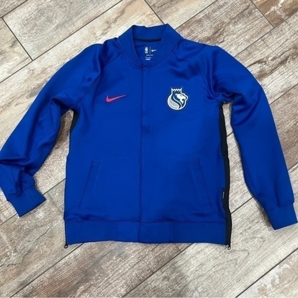 Nike | Men's Sacramento Kings 2023/24 City Edition Performance Raglan Jacket